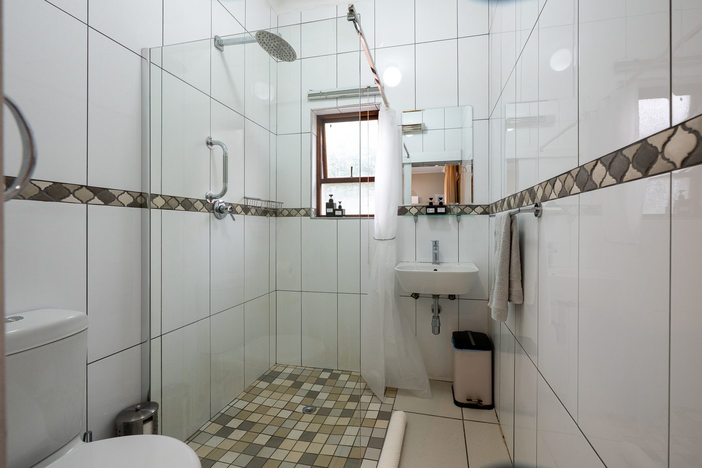 Guest bathroom shower at 91Waverley Guesthouse, Bloemfontein